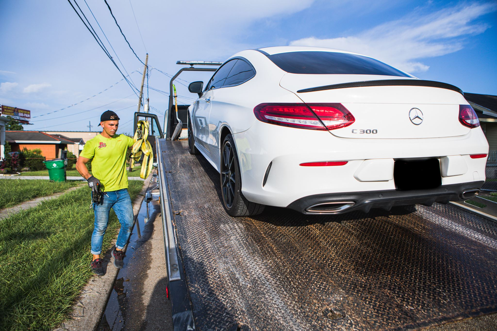 Local Light Heavy Duty Towing Tow Truck Wrecker Roadside Assistance Services Near Me in New Orleans Louisiana (LA) and surrounding areas including but not limited to the Westbank, Harvey, Gretna, Algiers, Marrero, Westwego, Belle Chasse, Chalmette, Luling, Destrehan, Kenner & Metairie.