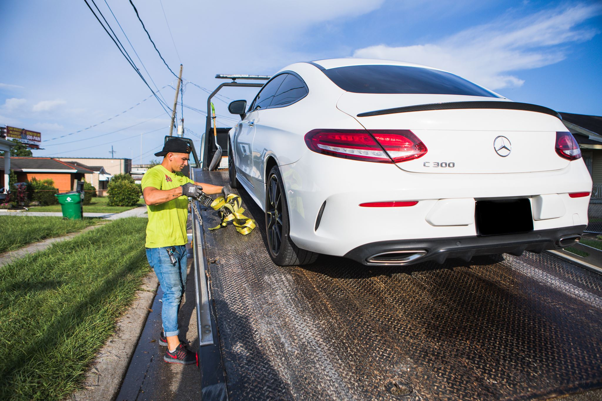 Local Light Heavy Duty Towing Tow Truck Wrecker Roadside Assistance Services Near Me in New Orleans Louisiana (LA) and surrounding areas including but not limited to the Westbank, Harvey, Gretna, Algiers, Marrero, Westwego, Belle Chasse, Chalmette, Luling, Destrehan, Kenner & Metairie.