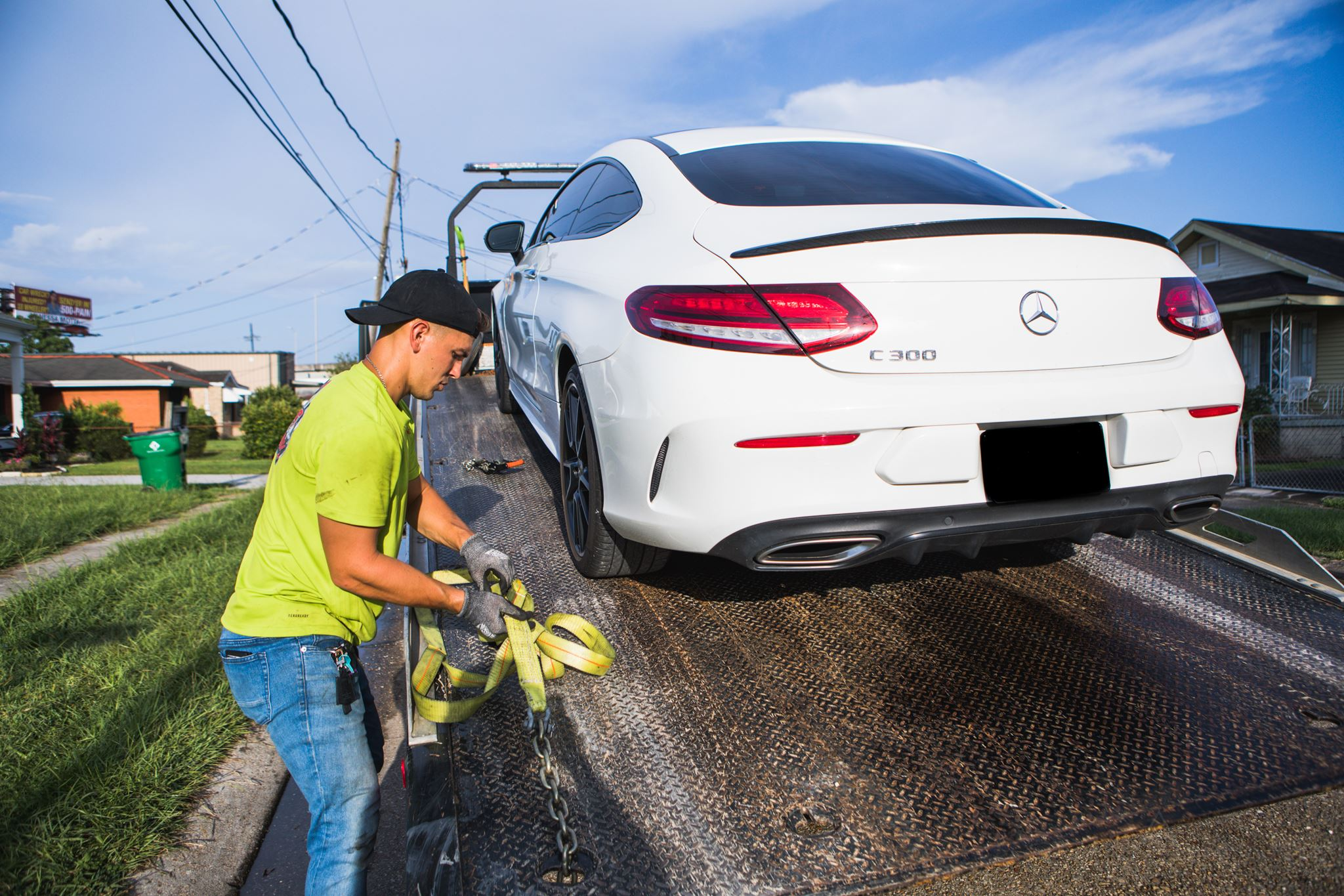 Local Light Heavy Duty Towing Tow Truck Wrecker Roadside Assistance Services Near Me in New Orleans Louisiana (LA) and surrounding areas including but not limited to the Westbank, Harvey, Gretna, Algiers, Marrero, Westwego, Belle Chasse, Chalmette, Luling, Destrehan, Kenner & Metairie.