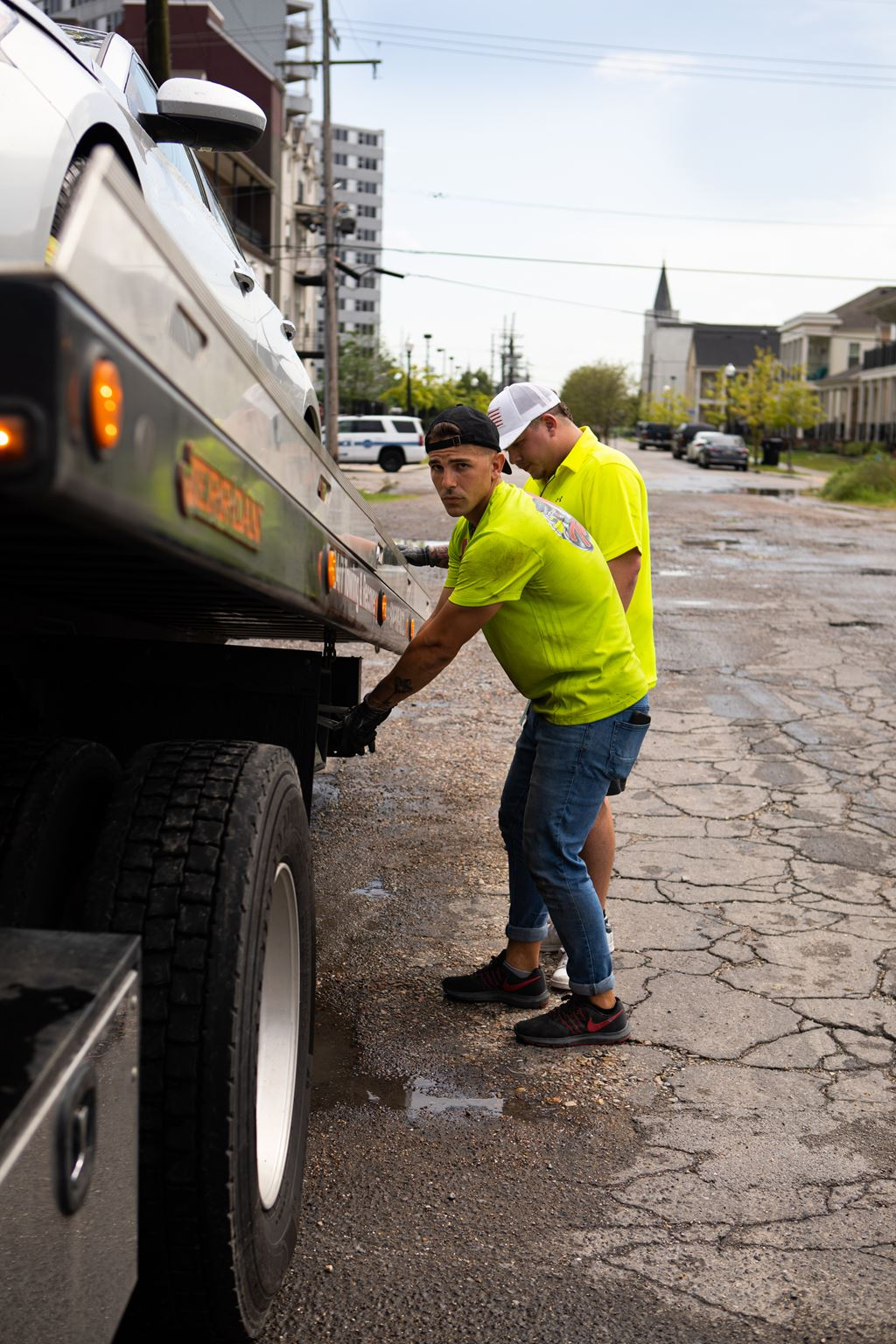 Local Light Heavy Duty Towing Tow Truck Wrecker Roadside Assistance Services Near Me in New Orleans Louisiana (LA) and surrounding areas including but not limited to the Westbank, Harvey, Gretna, Algiers, Marrero, Westwego, Belle Chasse, Chalmette, Luling, Destrehan, Kenner & Metairie.