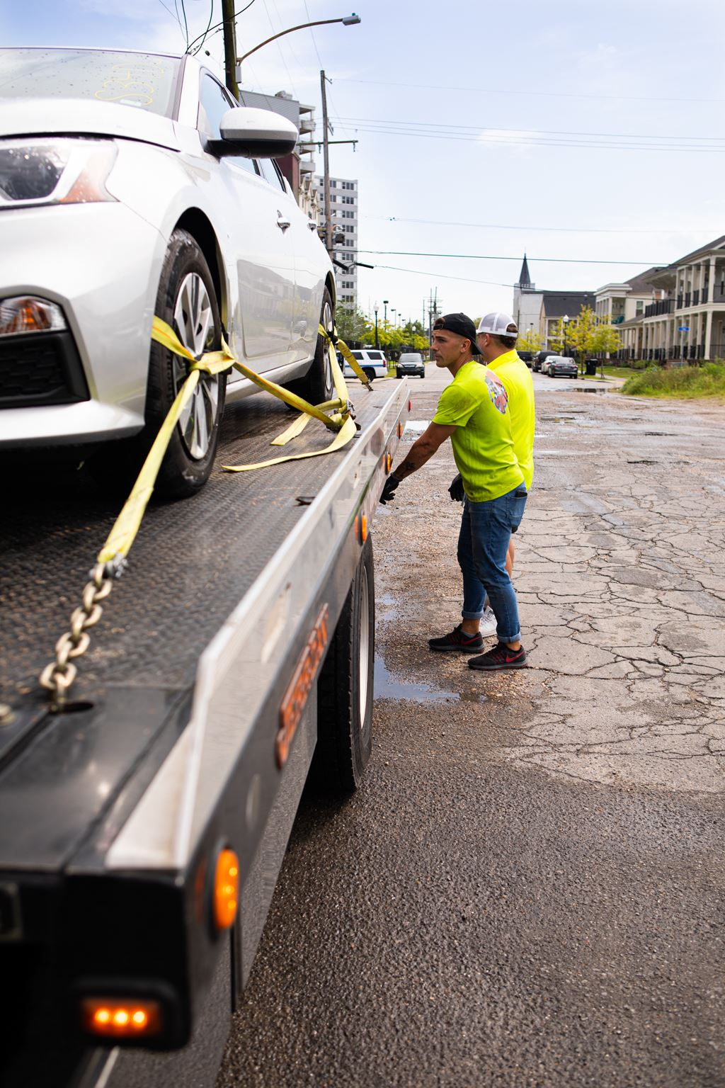 Local Light Heavy Duty Towing Tow Truck Wrecker Roadside Assistance Services Near Me in New Orleans Louisiana (LA) and surrounding areas including but not limited to the Westbank, Harvey, Gretna, Algiers, Marrero, Westwego, Belle Chasse, Chalmette, Luling, Destrehan, Kenner & Metairie.
