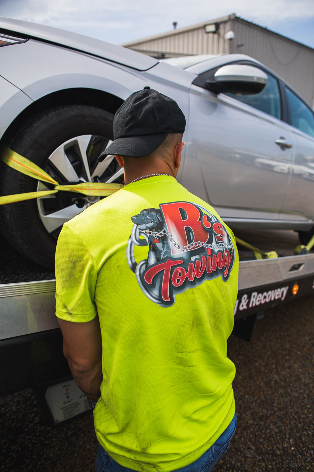 Local Light Heavy Duty Towing Tow Truck Wrecker Roadside Assistance Services Near Me in New Orleans Louisiana (LA) and surrounding areas including but not limited to the Westbank, Harvey, Gretna, Algiers, Marrero, Westwego, Belle Chasse, Chalmette, Luling, Destrehan, Kenner & Metairie.