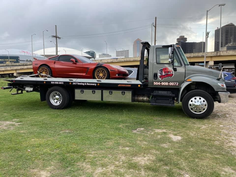 Local Light Heavy Duty Towing Tow Truck Wrecker Roadside Assistance Services Near Me in New Orleans Louisiana (LA) and surrounding areas including but not limited to the Westbank, Harvey, Gretna, Algiers, Marrero, Westwego, Belle Chasse, Chalmette, Luling, Destrehan, Kenner & Metairie.