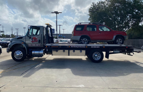 Local Light Heavy Duty Towing Tow Truck Wrecker Roadside Assistance Services Near Me in New Orleans Louisiana (LA) and surrounding areas including but not limited to the Westbank, Harvey, Gretna, Algiers, Marrero, Westwego, Belle Chasse, Chalmette, Luling, Destrehan, Kenner & Metairie.