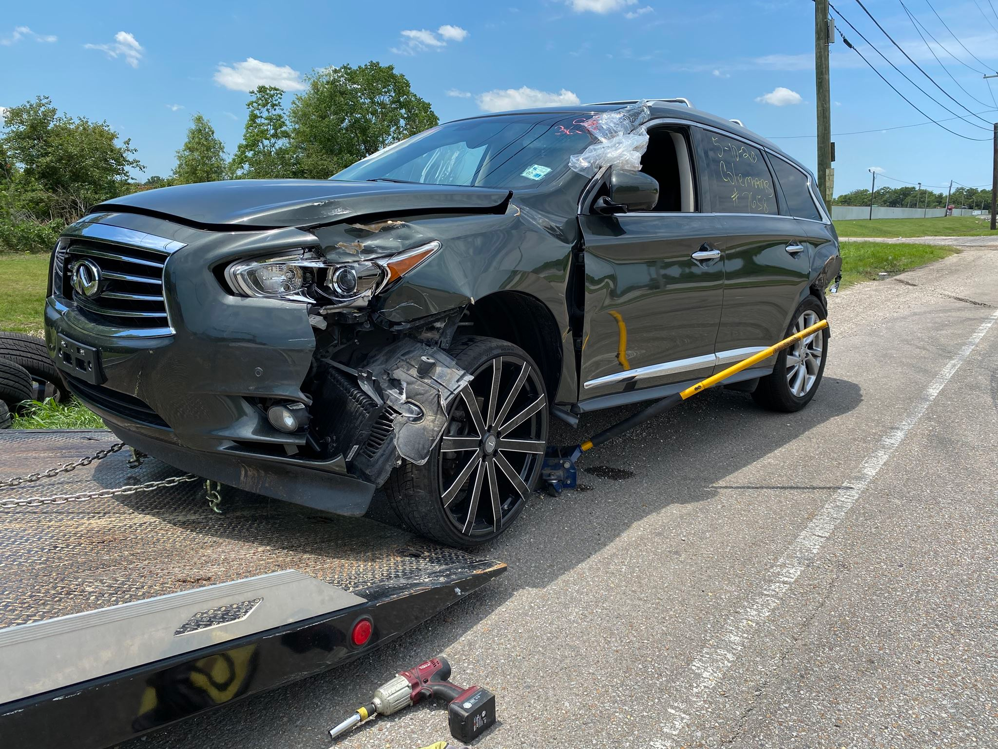 Local Light Heavy Duty Towing Tow Truck Wrecker Roadside Assistance Services Near Me in New Orleans Louisiana (LA) and surrounding areas including but not limited to the Westbank, Harvey, Gretna, Algiers, Marrero, Westwego, Belle Chasse, Chalmette, Luling, Destrehan, Kenner & Metairie.
