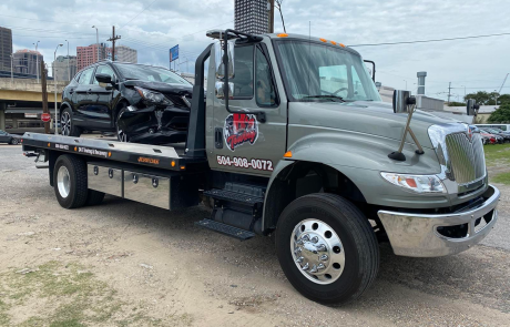 Local Light Heavy Duty Towing Tow Truck Wrecker Roadside Assistance Services Near Me in New Orleans Louisiana (LA) and surrounding areas including but not limited to the Westbank, Harvey, Gretna, Algiers, Marrero, Westwego, Belle Chasse, Chalmette, Luling, Destrehan, Kenner & Metairie.