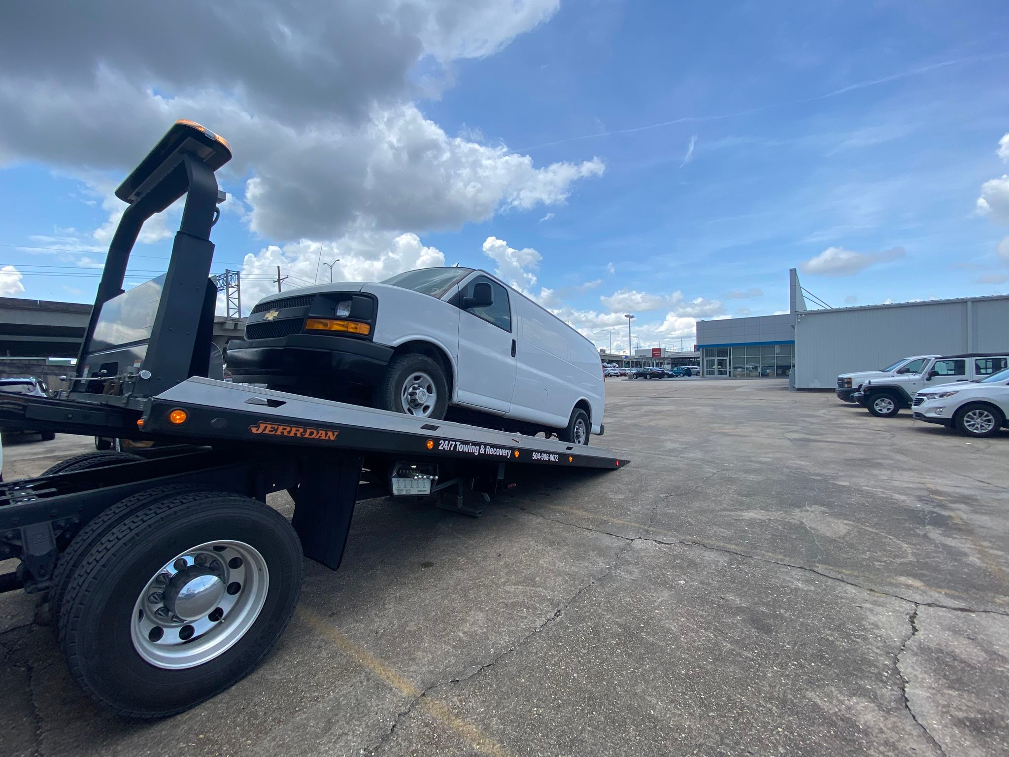 Local Light Heavy Duty Towing Tow Truck Wrecker Roadside Assistance Services Near Me in New Orleans Louisiana (LA) and surrounding areas including but not limited to the Westbank, Harvey, Gretna, Algiers, Marrero, Westwego, Belle Chasse, Chalmette, Luling, Destrehan, Kenner & Metairie.
