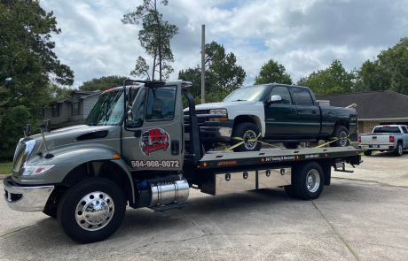 Local Light Heavy Duty Towing Tow Truck Wrecker Roadside Assistance Services Near Me in New Orleans Louisiana (LA) and surrounding areas including but not limited to the Westbank, Harvey, Gretna, Algiers, Marrero, Westwego, Belle Chasse, Chalmette, Luling, Destrehan, Kenner & Metairie.