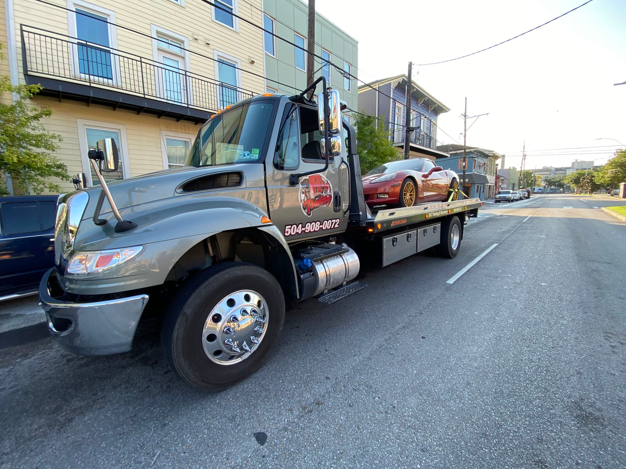 Local Light Heavy Duty Towing Tow Truck Wrecker Roadside Assistance Services Near Me in New Orleans Louisiana (LA) and surrounding areas including but not limited to the Westbank, Harvey, Gretna, Algiers, Marrero, Westwego, Belle Chasse, Chalmette, Luling, Destrehan, Kenner & Metairie.