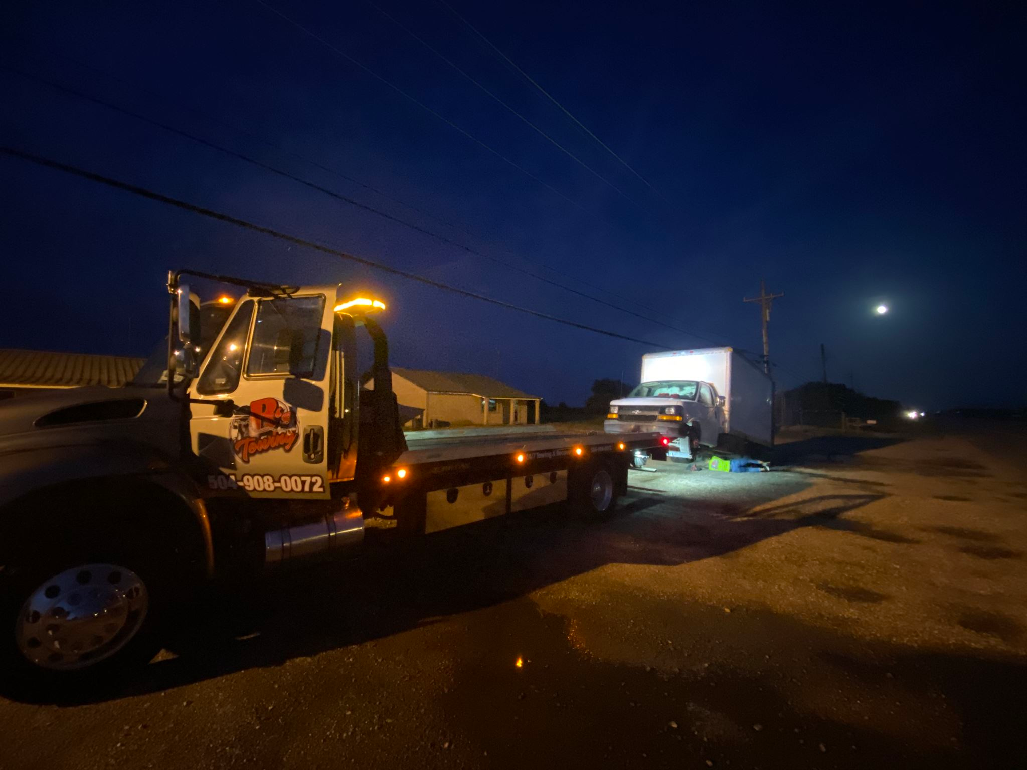 Local Light Heavy Duty Towing Tow Truck Wrecker Roadside Assistance Services Near Me in New Orleans Louisiana (LA) and surrounding areas including but not limited to the Westbank, Harvey, Gretna, Algiers, Marrero, Westwego, Belle Chasse, Chalmette, Luling, Destrehan, Kenner & Metairie.