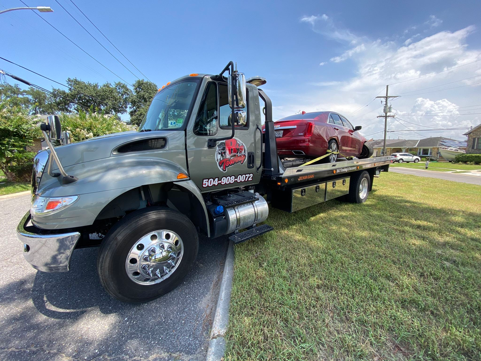 Local Light Heavy Duty Towing Tow Truck Wrecker Roadside Assistance Services Near Me in New Orleans Louisiana (LA) and surrounding areas including but not limited to the Westbank, Harvey, Gretna, Algiers, Marrero, Westwego, Belle Chasse, Chalmette, Luling, Destrehan, Kenner & Metairie.