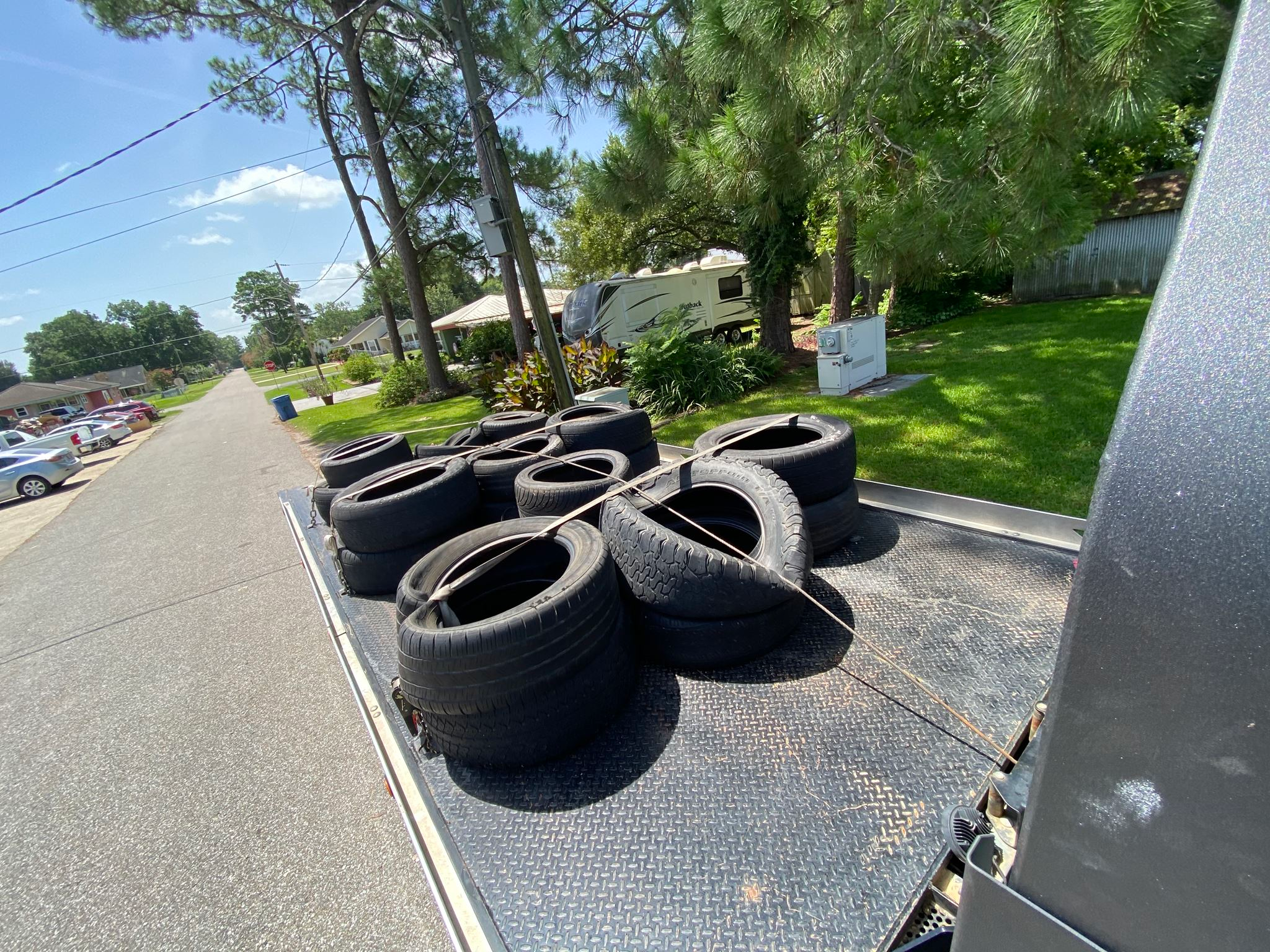 Local Light Heavy Duty Towing Tow Truck Wrecker Roadside Assistance Services Near Me in New Orleans Louisiana (LA) and surrounding areas including but not limited to the Westbank, Harvey, Gretna, Algiers, Marrero, Westwego, Belle Chasse, Chalmette, Luling, Destrehan, Kenner & Metairie.