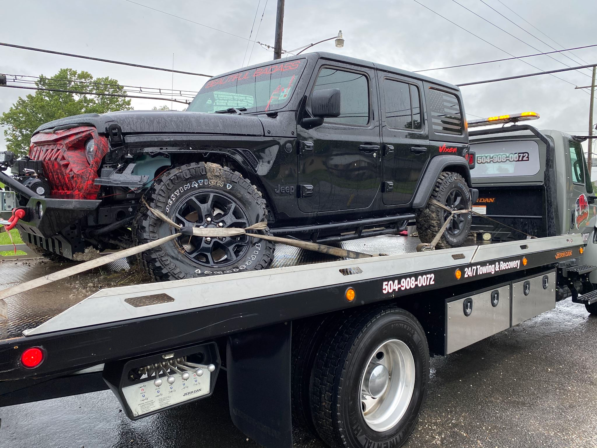 Local Light Heavy Duty Towing Tow Truck Wrecker Roadside Assistance Services Near Me in New Orleans Louisiana (LA) and surrounding areas including but not limited to the Westbank, Harvey, Gretna, Algiers, Marrero, Westwego, Belle Chasse, Chalmette, Luling, Destrehan, Kenner & Metairie.