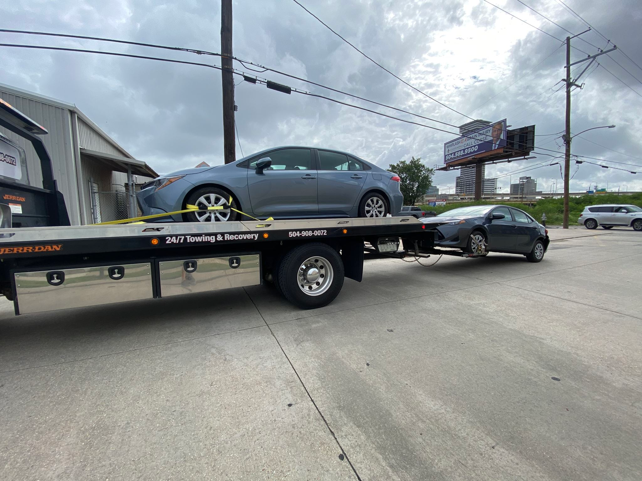 Local Light Heavy Duty Towing Tow Truck Wrecker Roadside Assistance Services Near Me in New Orleans Louisiana (LA) and surrounding areas including but not limited to the Westbank, Harvey, Gretna, Algiers, Marrero, Westwego, Belle Chasse, Chalmette, Luling, Destrehan, Kenner & Metairie.