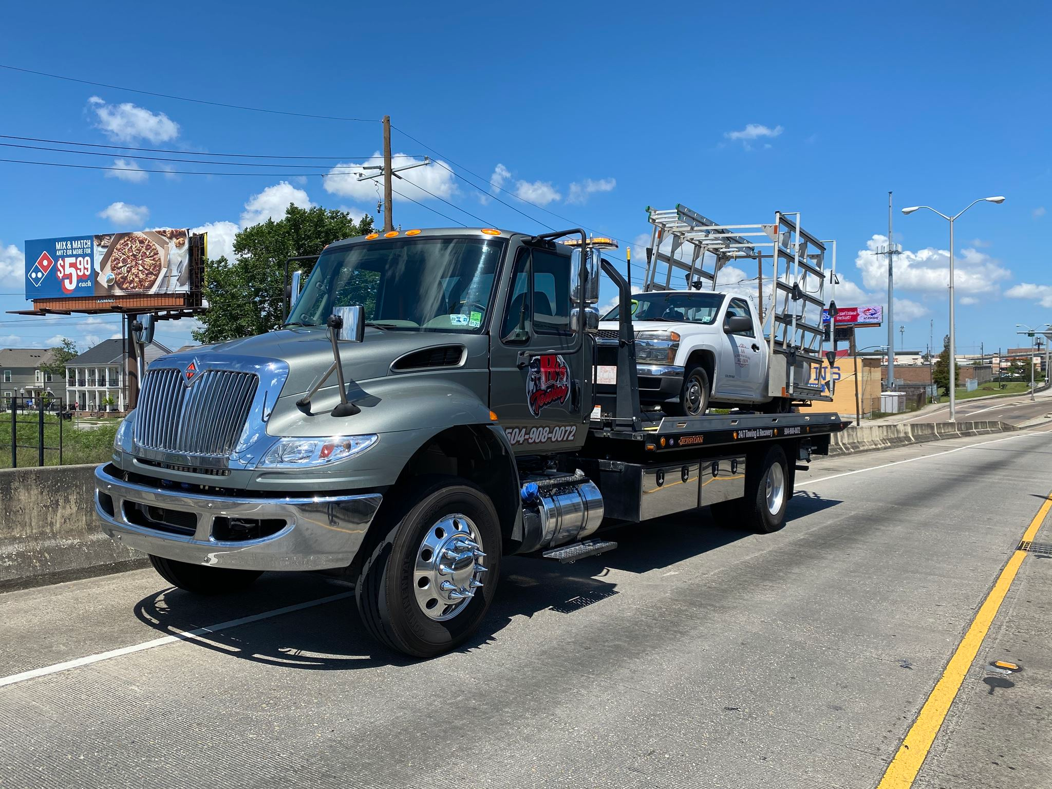 Local Light Heavy Duty Towing Tow Truck Wrecker Roadside Assistance Services Near Me in New Orleans Louisiana (LA) and surrounding areas including but not limited to the Westbank, Harvey, Gretna, Algiers, Marrero, Westwego, Belle Chasse, Chalmette, Luling, Destrehan, Kenner & Metairie.