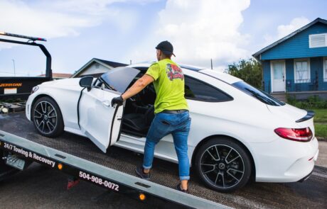 B's Towing vehicle loading transport
