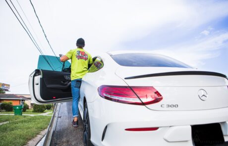 B's Towing vehicle loading transport